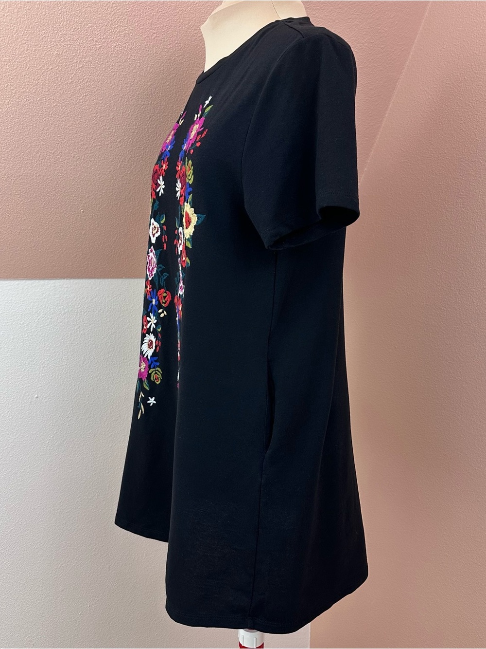 Embroidered Floral Tunic Top Women’s L Short Sleeve Pockets Boho Cottagecore - Picture 3 of 13